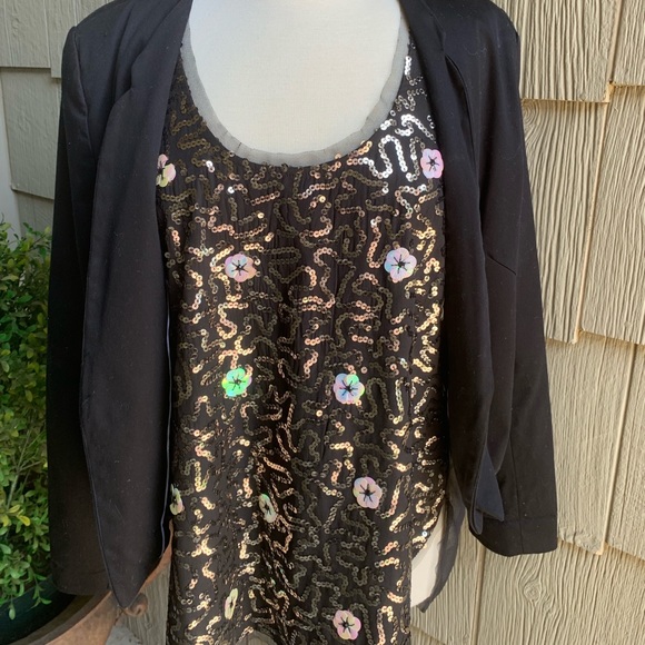 Sequin Sheer Shell - Picture 2 of 7